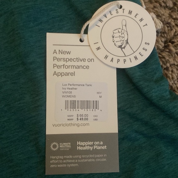 NWT Vuori Lux Performance Tank Women's Performance Tank Size M IVY NWT - Picture 6 of 7